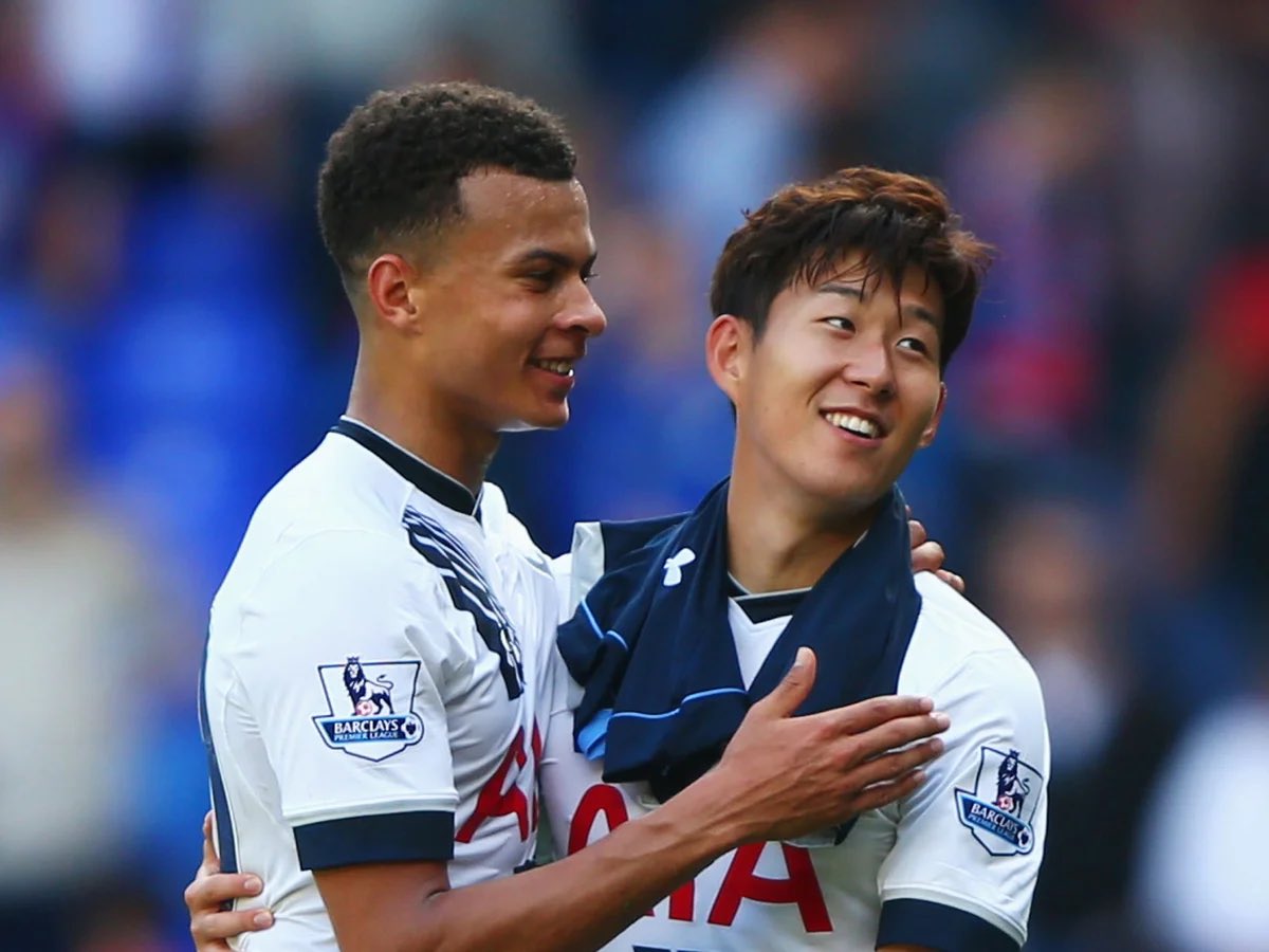 TheSpursExpress's tweet photo. 🎙| Sonny on Dele:

“My heart hurts. No one knew that this friend was living a very difficult life. The fact that he had the courage to speak for the first time is meaningful in itself. It helped many other people to have this courage in the future. 

When I first came to England and had difficulties, I got a lot of help from him. He gave me a lot of advice. Even though I was young, he gave me a lot of advice and help. I can't repay him. I feel so fortunate that the opportunity I have is always by my side. If he needs me anytime, anywhere, I will definitely be by his side. I will really support him on his journey like family. 

Obviously, this friend is that strong, so he will definitely overcome it. Also, since there are many good friends next to him, I think he can overcome it together."🤍🏴󠁧󠁢󠁥󠁮󠁧󠁿🇰🇷👊