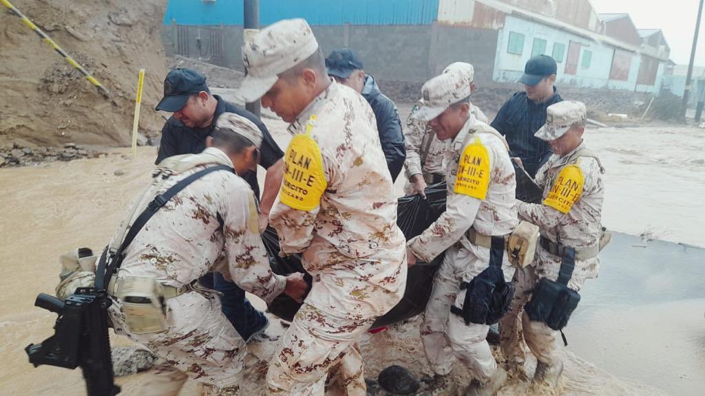 IrvingPineda's tweet photo. Reportan un muerto por el paso de Hilary en Baja California Sur. https://t.co/Z4996hzCh2