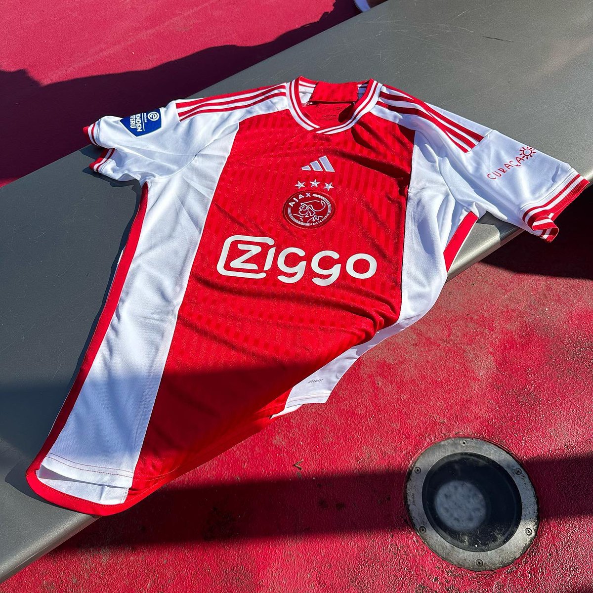 Camiseteando por el mundo…

#camisetasdefutbol #Amsterdam #ajax @AFCAjax