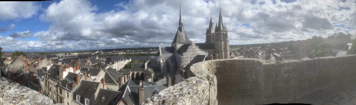 YannickTey's tweet photo. #Blois, ville médiévale et Moderne ! https://t.co/zYUUxztsvz