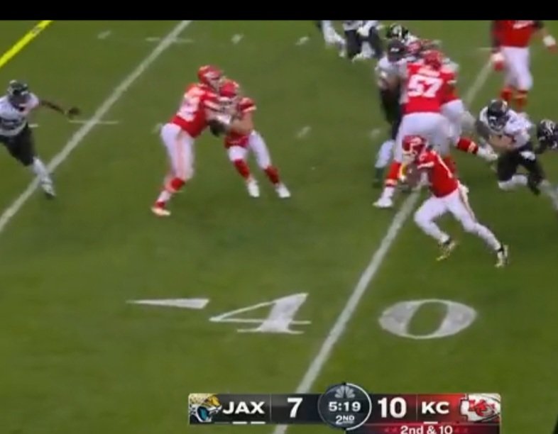 KcWitty07's tweet photo. @BradHensonPro First time watching this i noticed the great blocking.. https://t.co/py9fzk4Of7