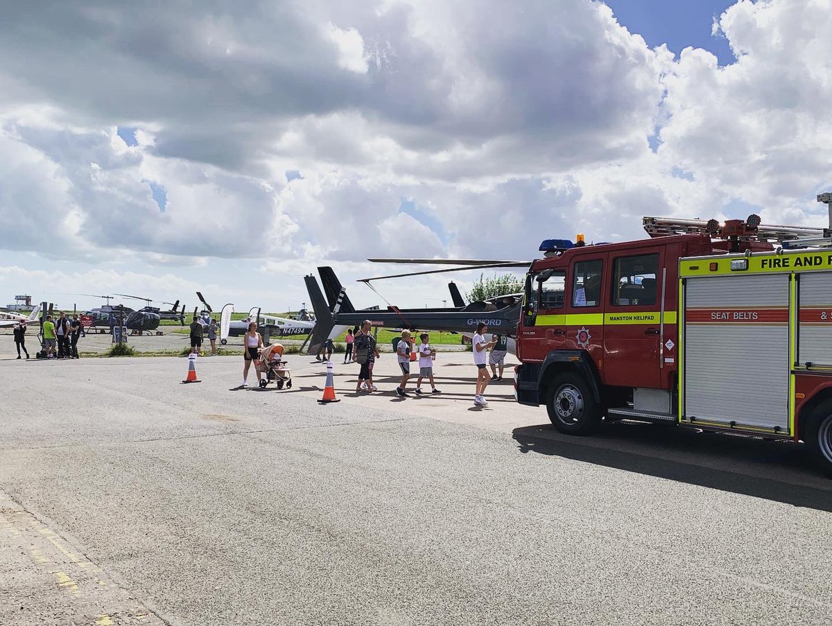 phireflyfire's tweet photo. We’ve been celebrating World Helicopter Day today along with @Polarhelicopter at their fabulous fly-in and BBQ. The weather was glorious and there was plenty of flying activity! #bellhelicopter #fire #firefighter #piperaircraft #firecover https://t.co/cNmhsh4Ykx