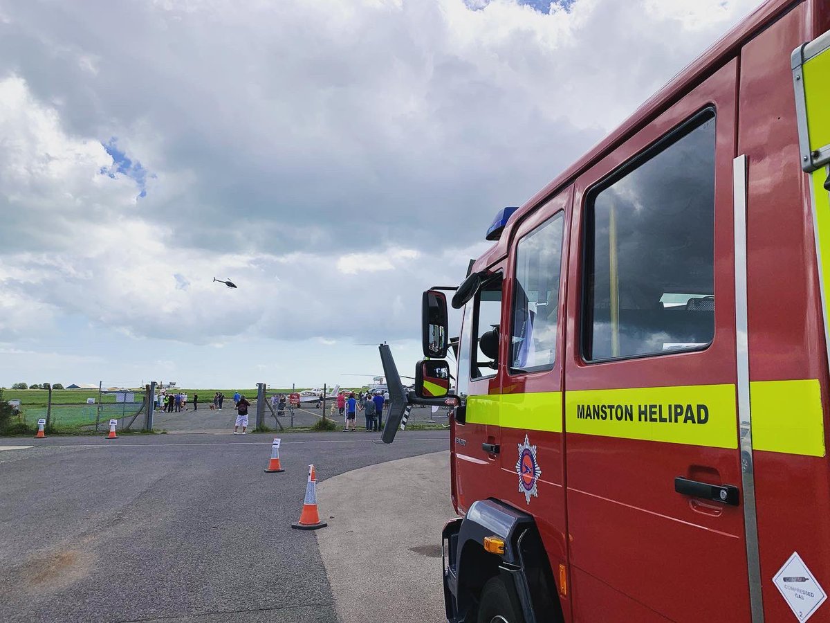 phireflyfire's tweet photo. We’ve been celebrating World Helicopter Day today along with @Polarhelicopter at their fabulous fly-in and BBQ. The weather was glorious and there was plenty of flying activity! #bellhelicopter #fire #firefighter #piperaircraft #firecover https://t.co/cNmhsh4Ykx