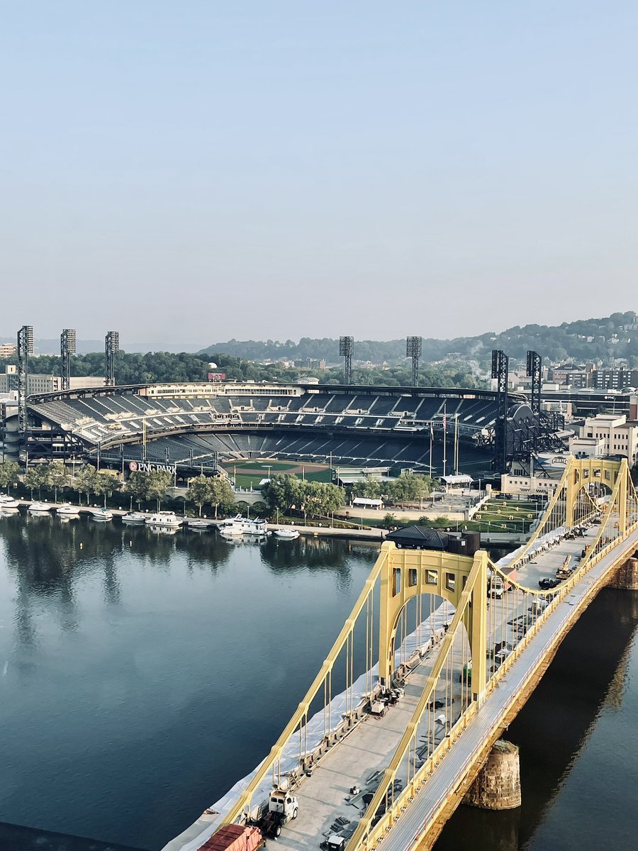 BethanyAButler's tweet photo. Pittsburgh playdates. #downtownpittsburgh https://t.co/VnojycXTQ0