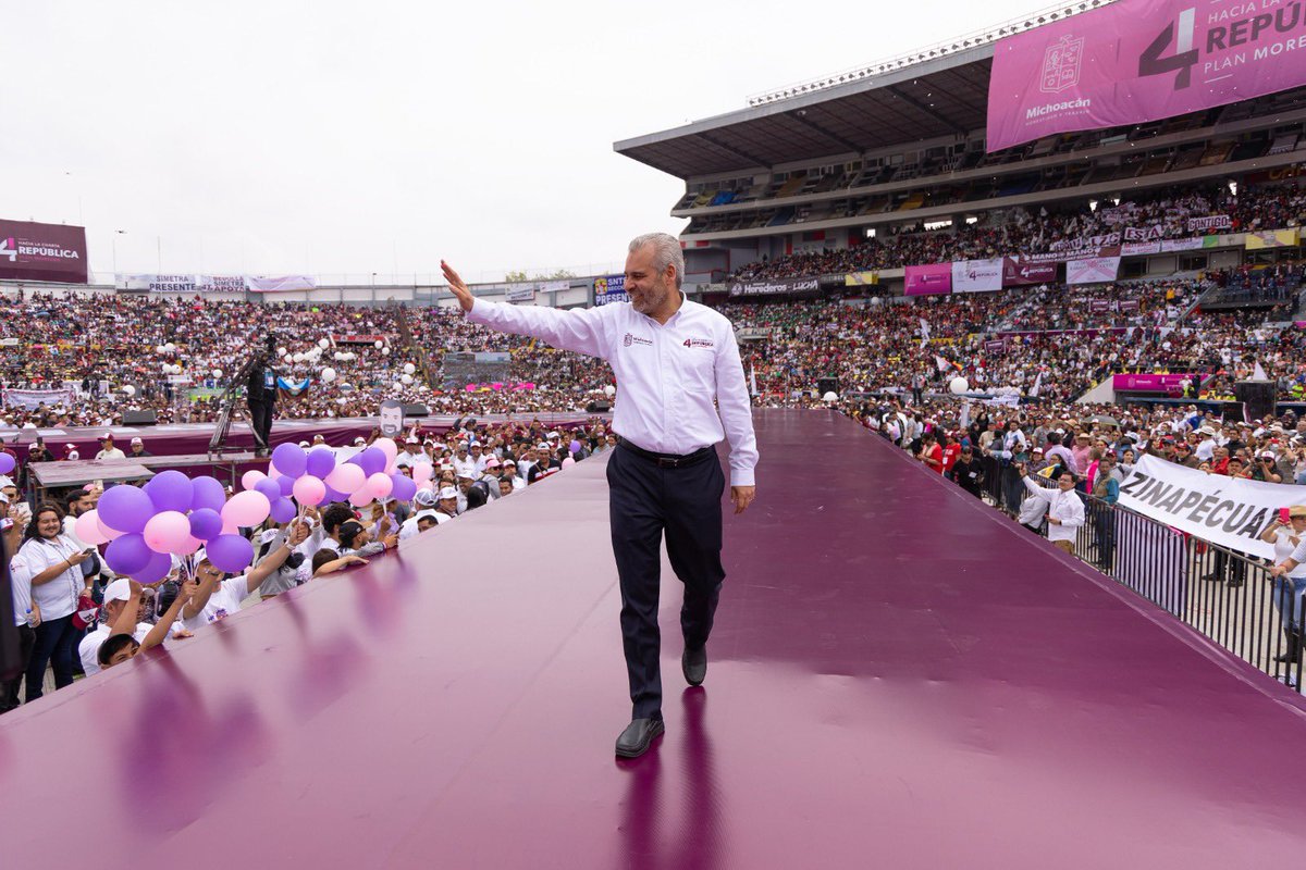 ARBedolla's tweet photo. Gracias por acompañarnos amigas y amigos. Michoacán ha sido partícipe de todas las transformaciones del país y esta no será la excepción. Vamos por una Cuarta República, al servicio del pueblo.
¡Con el pueblo todo. Sin el pueblo, nada!
#HonestidadyTrabajo
#PlanMorelos https://t.co/0QNbKLEDM3