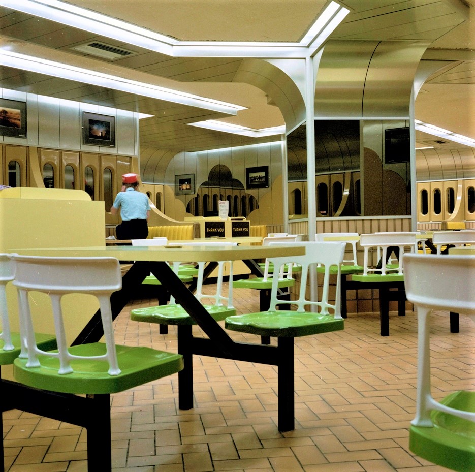 Burgerland on O'Connell Street, 1984.⁠
#Dublin #DublinBeforeTheTiger #Burgerland