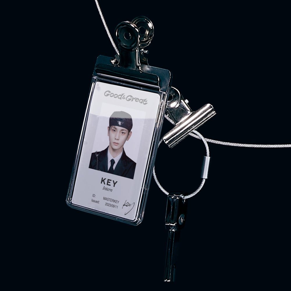 Iconicaba's tweet image. 🫶🏼Key de SHINee lanzará su segundo mini álbum "Good &amp;amp; Great" el 11 de septiembre. El póster de concepto muestra a Key como un 'intern' con su ID "Masterkey", y el álbum promete una emocionante vuelta en solitario.  🎶🕺🏼#SHINee #Key #GoodandGreat #RegresoEnSolitario