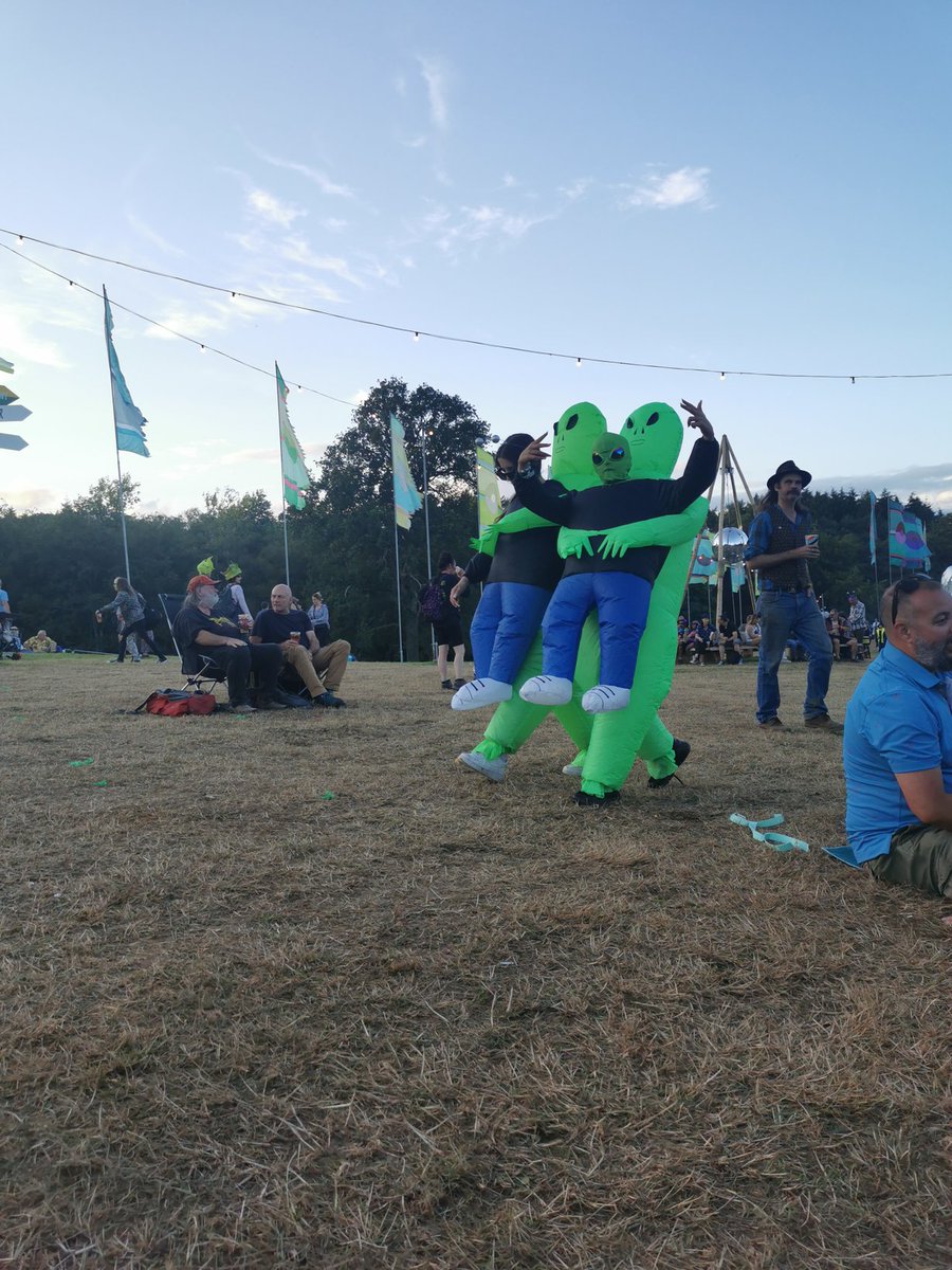 KateBShark's tweet photo. Thank you to everyone at #BD2023 for your awesome Sunday outfits! They have put a huge smile on my face all day 😊.
Also I have to say this year the toilets have been great 👍👍👍 https://t.co/SVSVpY8tUa
