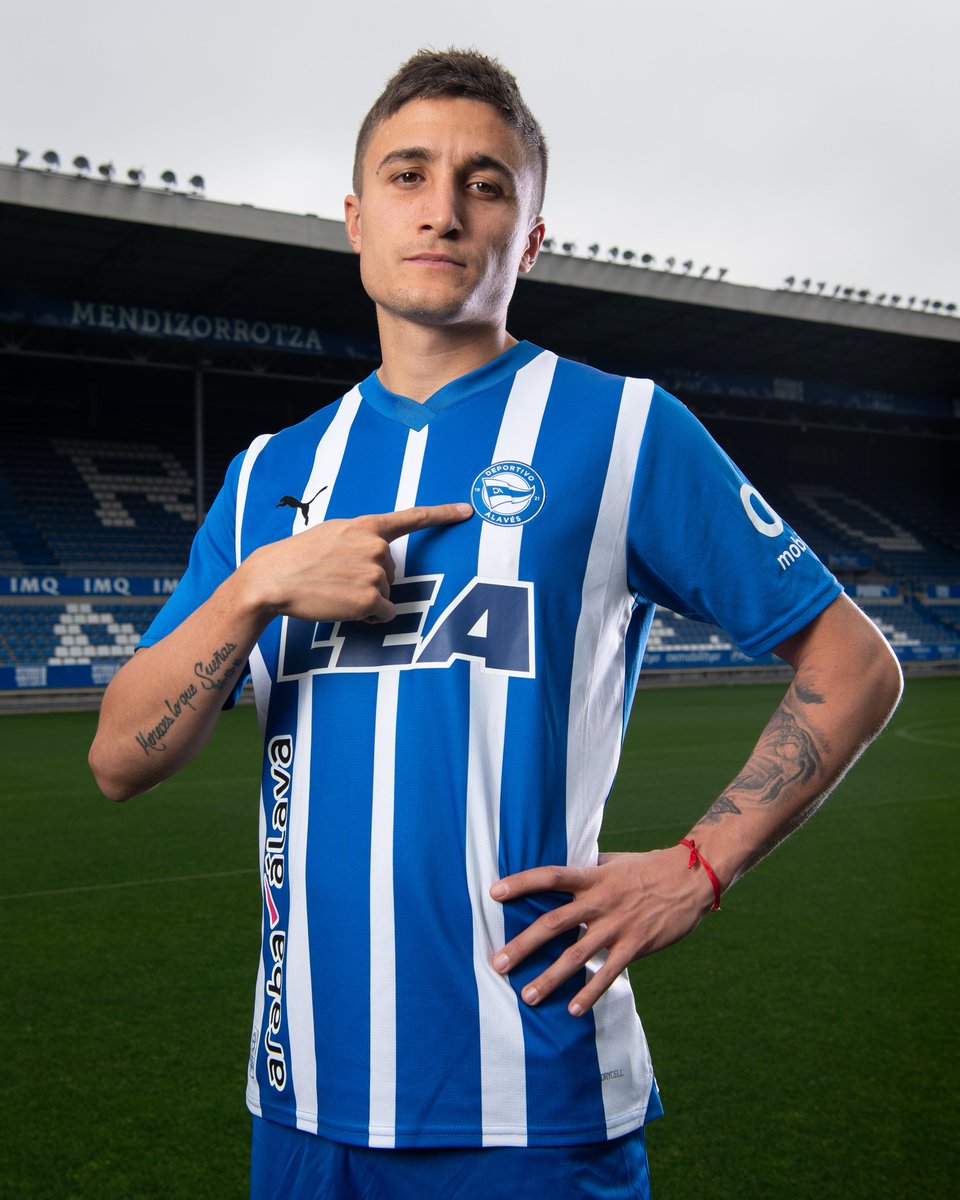 Alaves's tweet photo. HE
IS
BACK
😎 https://t.co/sj5gpX3kop