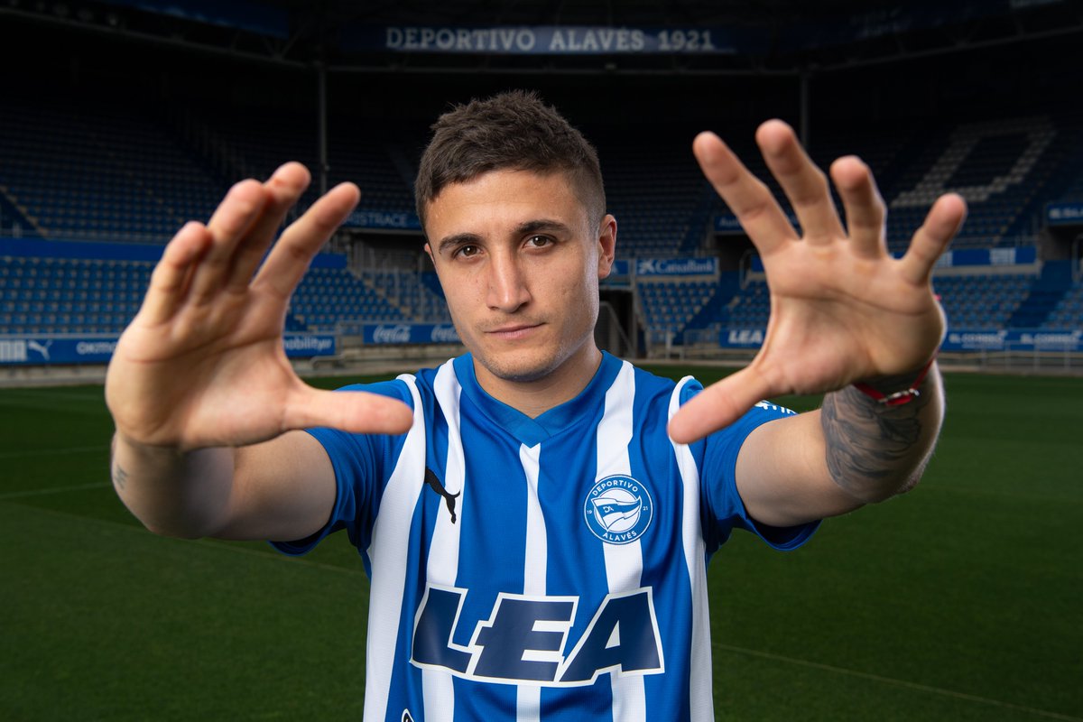 Alaves's tweet photo. HE
IS
BACK
😎 https://t.co/sj5gpX3kop