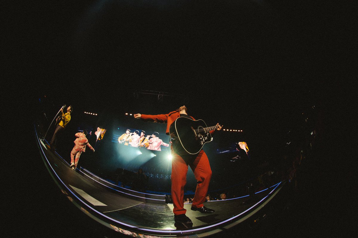 kevinjonas's tweet photo. WOW! Toronto that was wild. Thanks for another incredible show in a place close to our hearts! https://t.co/WcHuybNaie