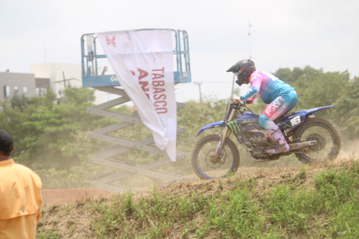 xevtfm's tweet photo. #DeportesVT 🏁🏍️💨 Se llevan a cabo las competencias de la 6ta fecha del Campeonato Peninsular de Motocross en #Villahermosa https://t.co/5xb4pK3DBh