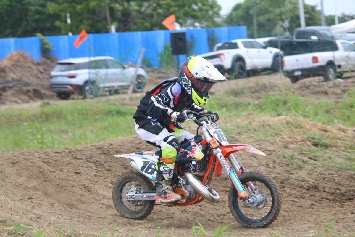 xevtfm's tweet photo. #DeportesVT 🏁🏍️💨 Se llevan a cabo las competencias de la 6ta fecha del Campeonato Peninsular de Motocross en #Villahermosa https://t.co/5xb4pK3DBh