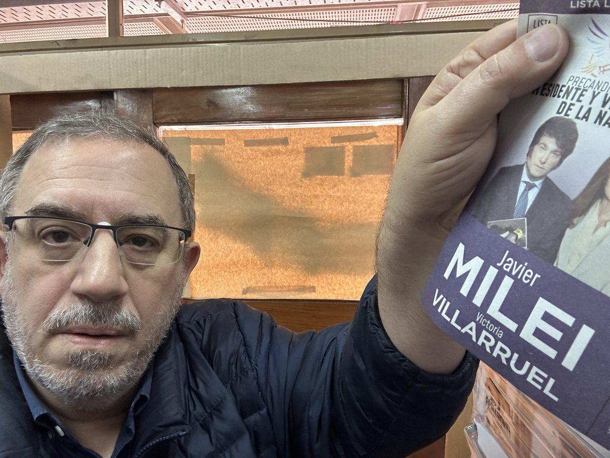 CarlosMaslaton's tweet photo. Mi voto, Argentina! https://t.co/f5D6qOOhs9