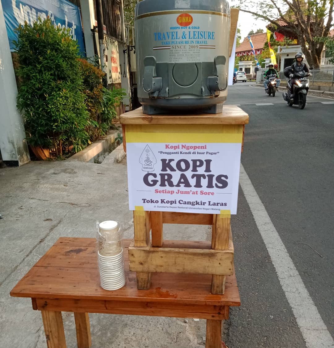 Setiap Jumat di Cangkir Laras Kopi