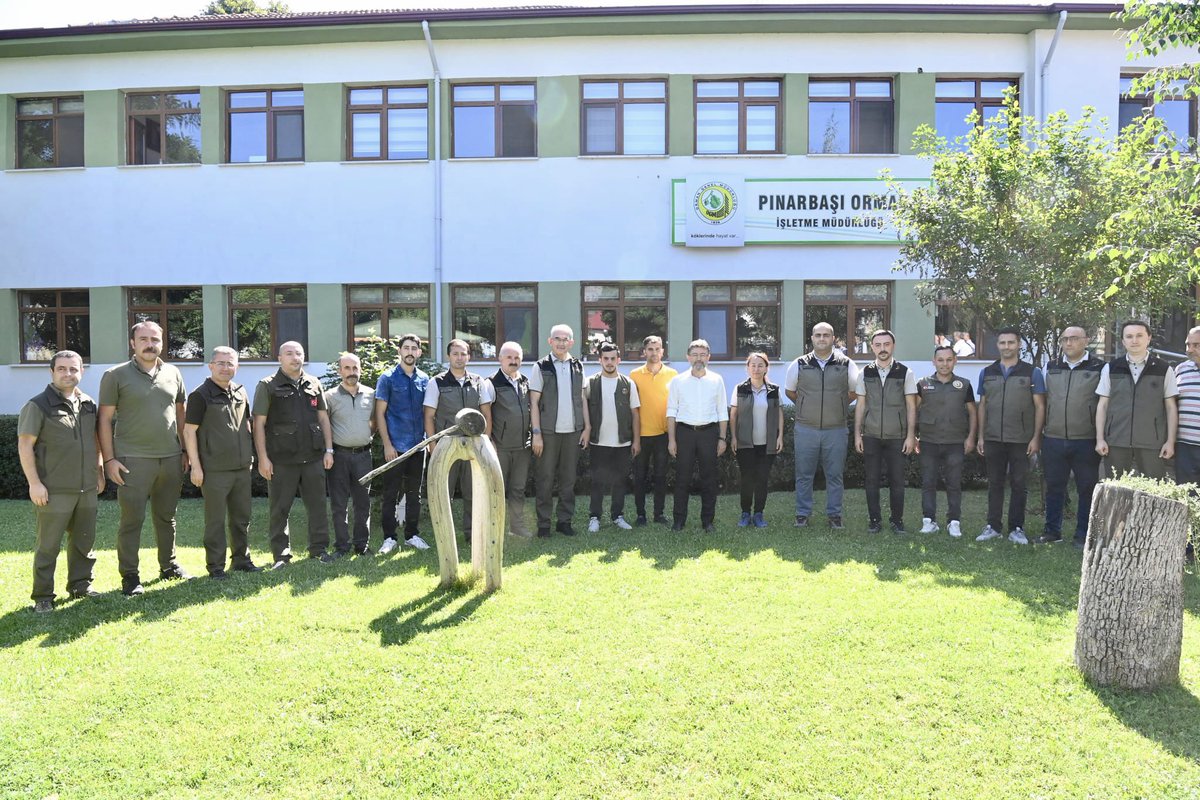 BekirKARACABEY_'s tweet photo. Yol medeniyettir. Ormancılıkta yol; orman içi ulaşımda, ağaçlandırmada gerek yangın müdahalesi gerekse de üretim ve diğer faaliyetlerde hayati öneme sahiptir. Pınarbaşı ve Cide'de bu alanda yapılan yatırımları Sayın Bakanımızla birlikte yerinde inceleme fırsatı bulduk. https://t.co/I5fOUPGnCq