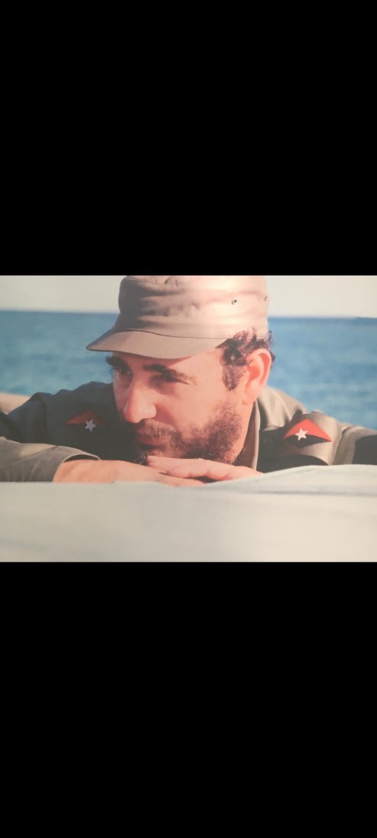 Feliz cumpleaños al eterno joven, maestro de muchos y capitán de todos. La luz eterna que nos guió y guía.  
#Fidel