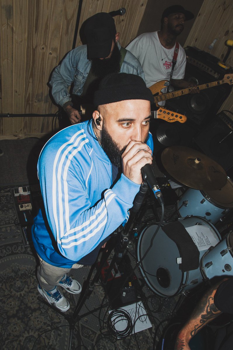 ComboioCalibre's tweet photo. Fotinhas do último show que fizemos no Estúdio Borra junto dos amigos da #NeonDharmas e @heartlistenerhc 

Salve #RuaCrew
📷 @cafezinhofrio https://t.co/fYoxuPuT7t