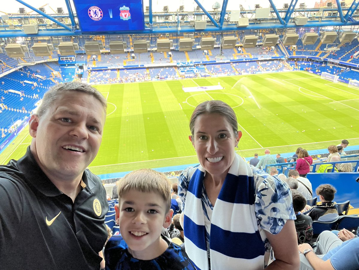 chippjm's tweet photo. Lions from Seattle, WA, USA!
#CFCMatchDay https://t.co/M8W4xjA6oe