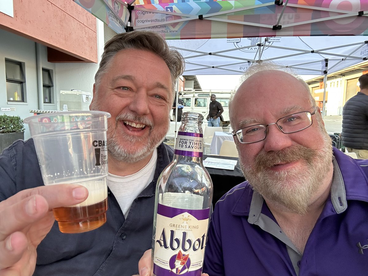 Happy to try some great British beer with <a href="/PeteBrownBeer/">Pete Brown</a> !