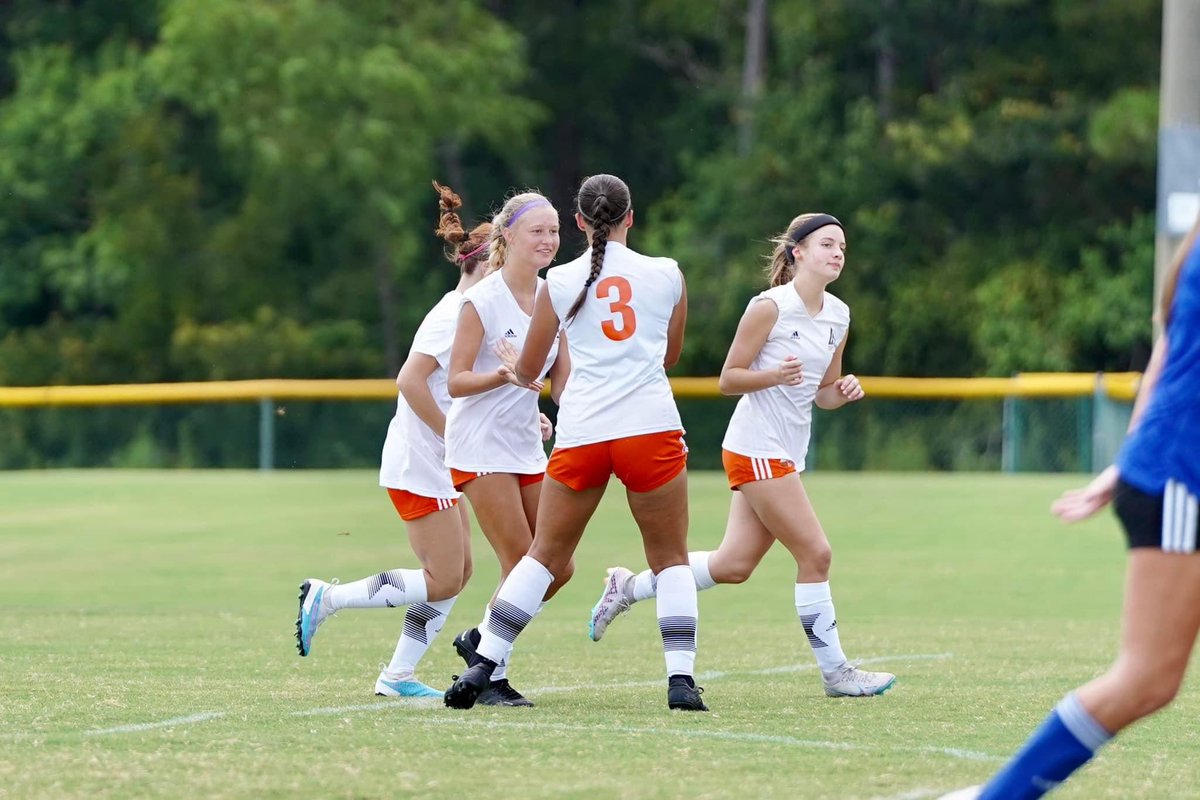 JulietteDuthu's tweet photo. So happy to be back at it with my girls. 5-0 win over GCU yesterday in our first game of the new season!  
@LATDPElite #LouisianaSoccer 
#GirlsAcademy https://t.co/japUiRzaEX