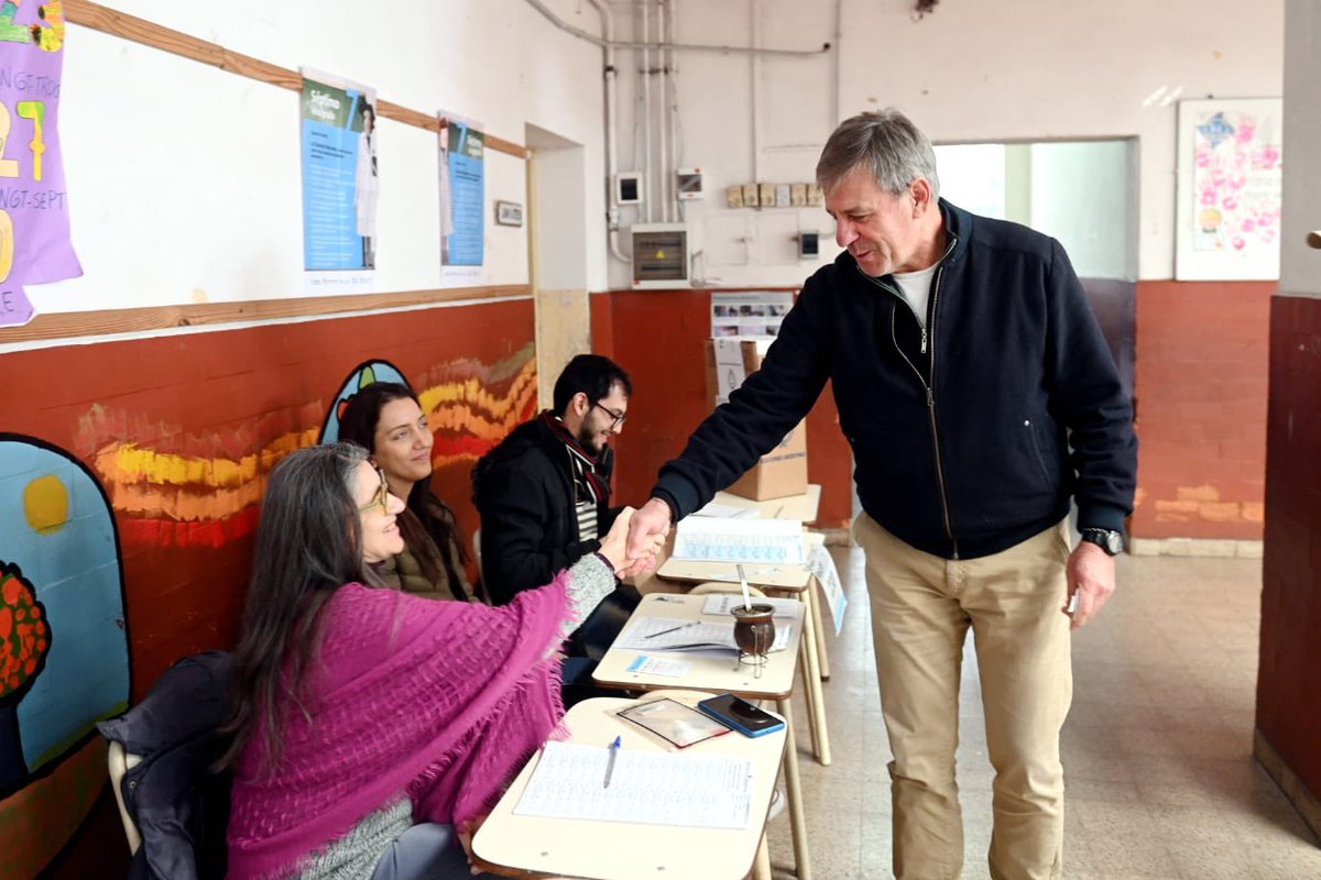 A 40 años de la recuperación de la Democracia, tenemos que sentirnos felices de poder elegir a nuestros representantes. Que este día sea el comienzo de una etapa de crecimiento para que las y los argentinos vivamos mejor.

#ArgentinaElige #EleccionesPASO