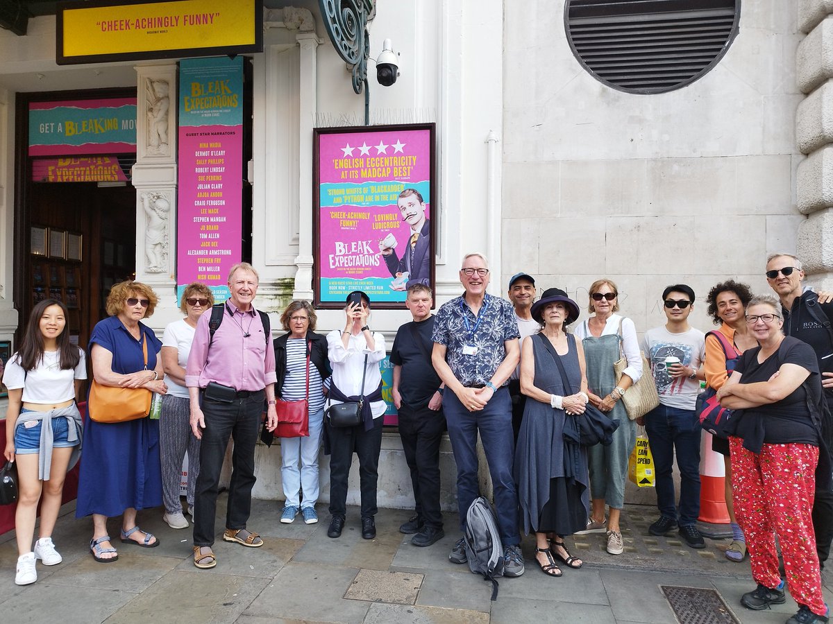 Just finished my Screen Gems walk about West End cinema heritage for @WminsterGuides #InsideOut programme of @CityWestminster  Another great crowd on a lovely afternoon.