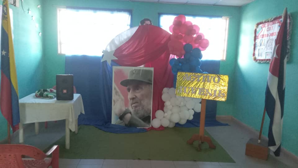Milagro01877058's tweet photo. Está por cumplir 97 años un gigante.        @LloviznaLa
#FidelPorSiempre #CubaPorLaVida @cubacooperaven @LianetPulsant @Marthav16089843 @XEstenoz https://t.co/rOjkEjmvdo