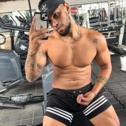 piroror520's tweet photo. Que rico este bb del gym 🍆😈🤤 https://t.co/sp0ct74R8v