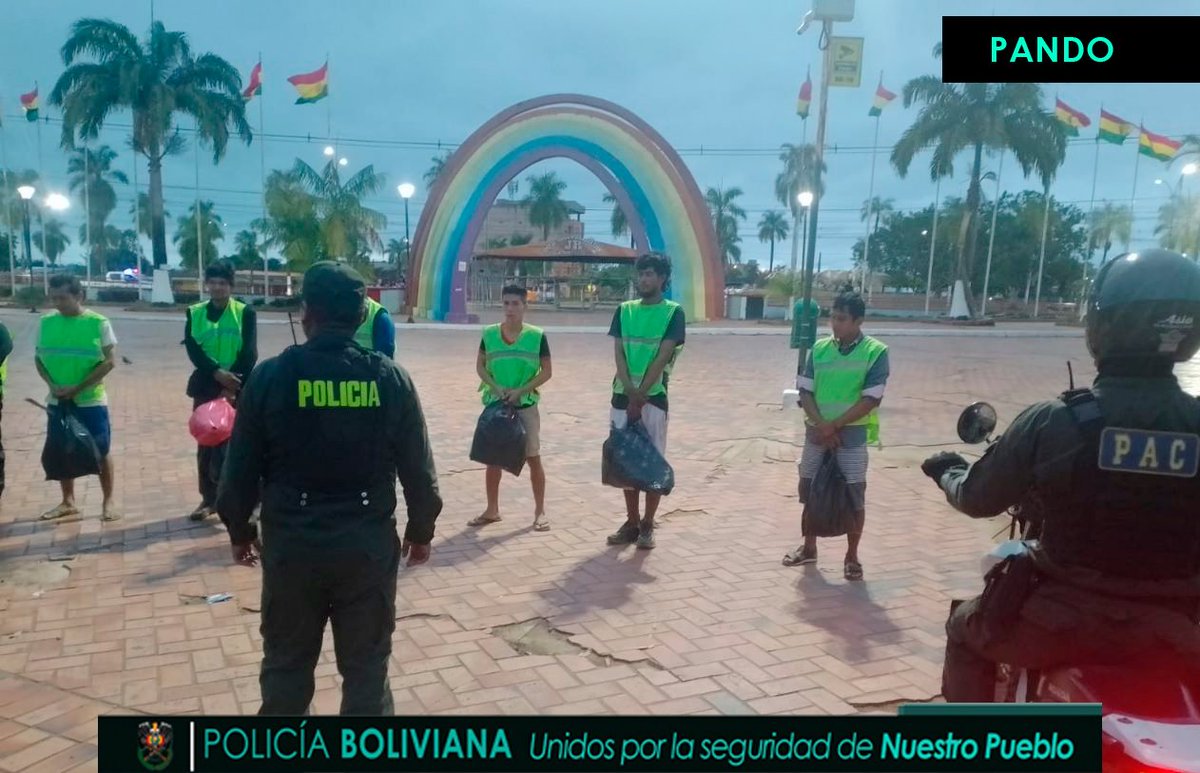 Pol_Boliviana's tweet photo. #GestiรณnOperativa
#Ley259
LA POLICรA BOLIVIANA CONTINUA CON LA EJECUCIรN DE TRABAJOS COMUNITARIOS EN BENEFICIO DE LA SOCIEDAD
Nuestros servidores policiales realizaron la supervisiรณn y control de la limpieza de parques, plazas y principales avenidas a nivel nacional. https://t.co/VQtQqtdsgn