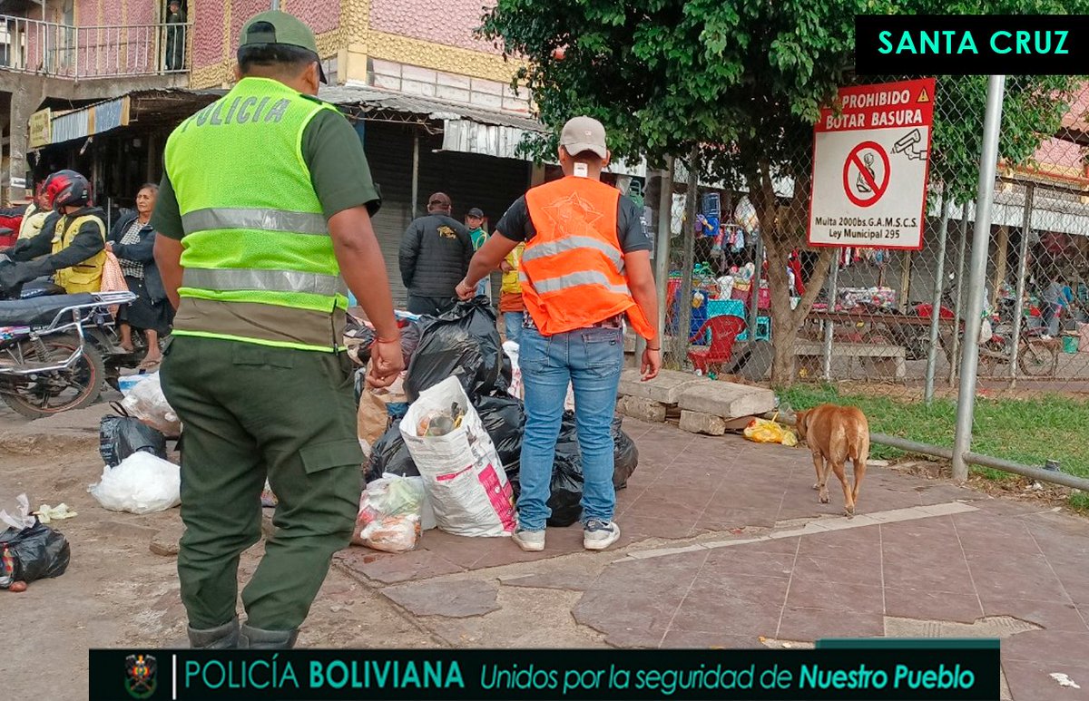 Pol_Boliviana's tweet photo. #GestiรณnOperativa
#Ley259
LA POLICรA BOLIVIANA CONTINUA CON LA EJECUCIรN DE TRABAJOS COMUNITARIOS EN BENEFICIO DE LA SOCIEDAD
Nuestros servidores policiales realizaron la supervisiรณn y control de la limpieza de parques, plazas y principales avenidas a nivel nacional. https://t.co/VQtQqtdsgn