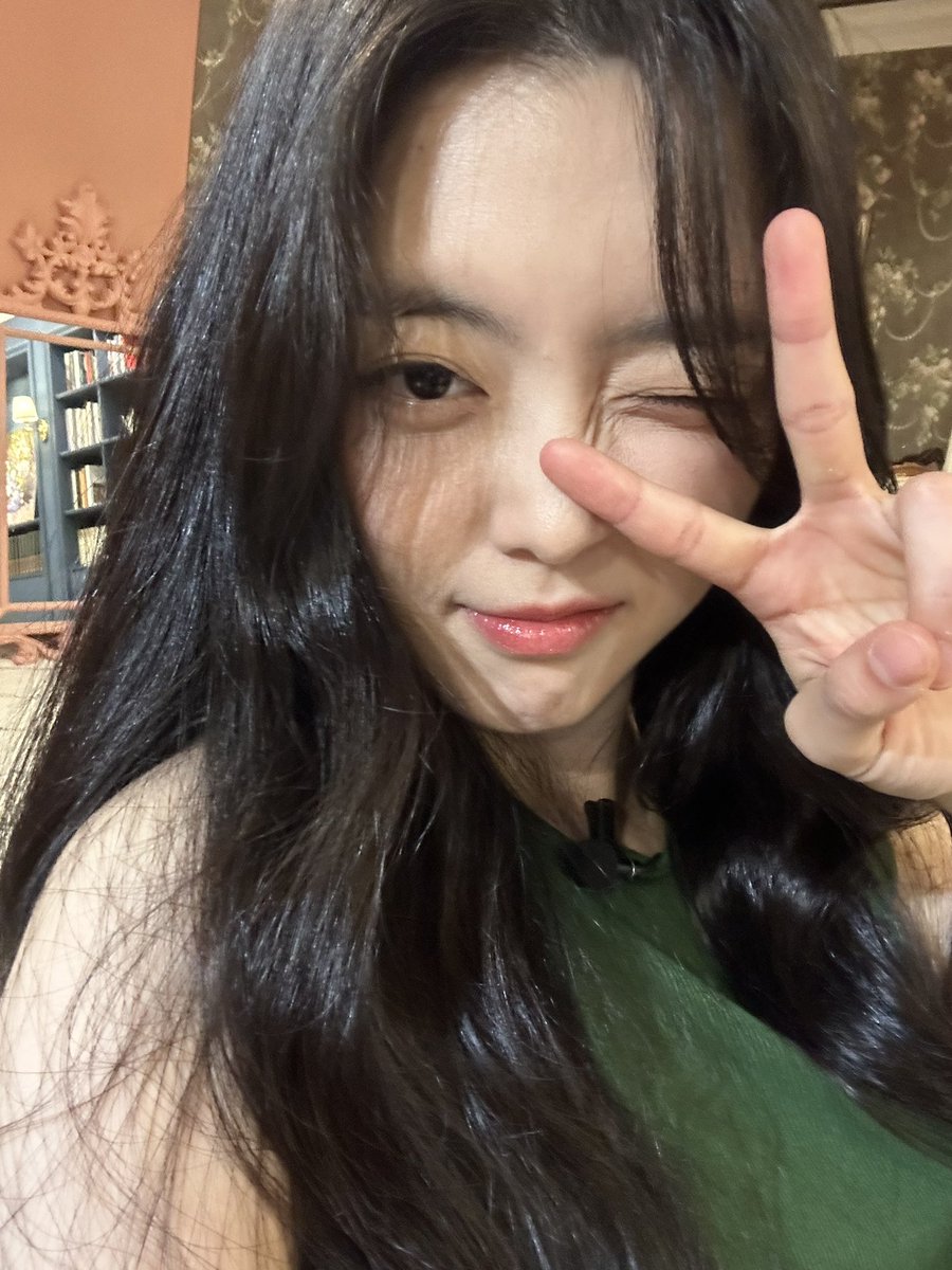 오늘 하루도 너무 고생많았어 키링☺️❤️
내일은 비록 월요일이지만은 
즐겁게 힘차게 보내보자고...!!

#지수연 #☁️