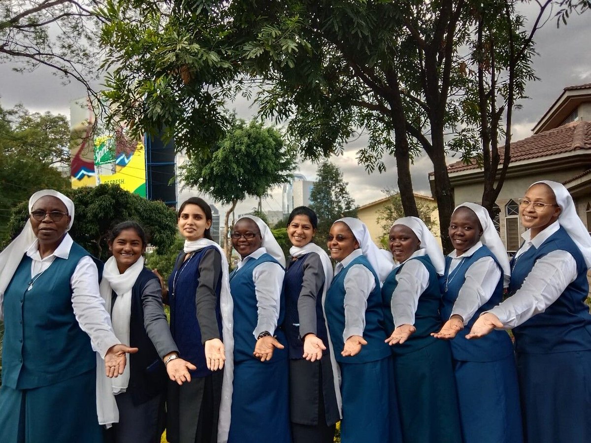 acn_uk's tweet photo. Stand with Sisters in need! Extend a lifeline to persecuted Christians in Pakistan. Your support can make a world of difference. ๐ค๐ผ #SupportSisters https://t.co/e9zlrTTCQR
๐ธ Pakistan juniors of the Daughters of St. Paul https://t.co/KvLo7X5Vpm