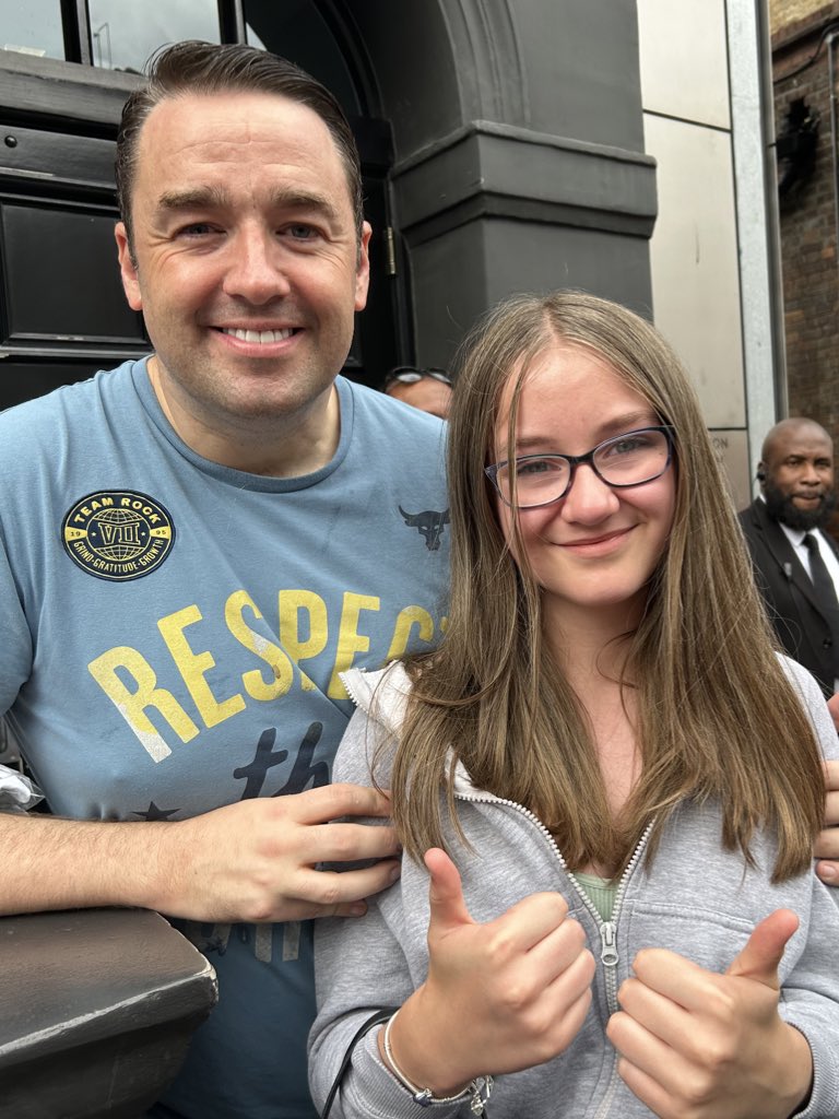 Just seen been to see the Wizard of Oz  <a href="/yellowbrickroad/">The Wizard of Oz</a>. The whole cast were amazing.  <a href="/JasonManford/">Jason Manford</a> was incredible. He’s the nicest guy and my daughter had the privilege of getting a quick picture after the show. If you haven’t seen it yet- go!!