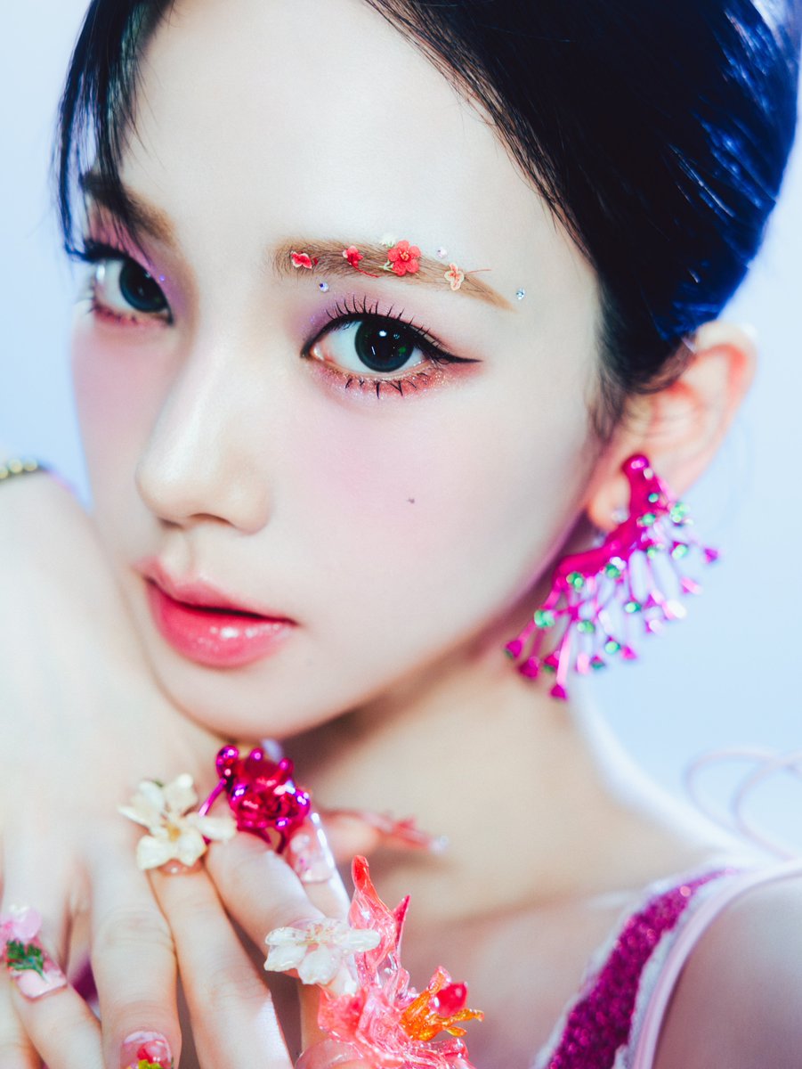 aespa_official's tweet image. aespa 에스파 Digital Single ‘Better Things’
➫ 2023.08.18 1PM(KST) / 0AM(ET)

🎧 Pre-Order &amp;amp; Pre-Save
aespa.lnk.to/betterthings
 
#aespa #æspa #에스파
#KARINA #카리나 
#BetterThings #aespaBetterThings