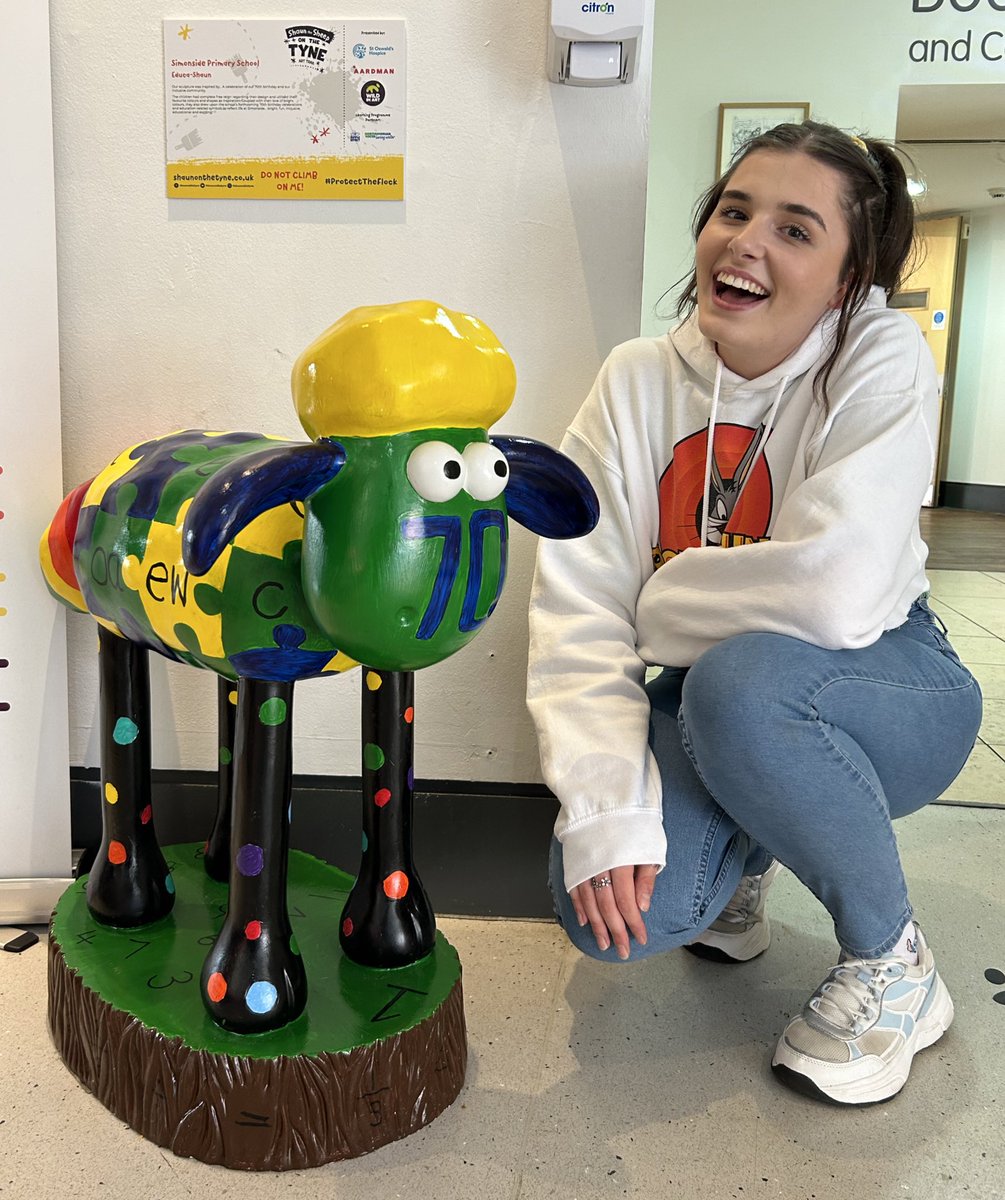 Look ‘ewe’ I bumped into… Educa-Shaun!🐑🩵 <a href="/simonsideschool/">Simonside Primary</a> @shaunonthetyne #ShaunTheSheep #ShaunOnTheTyne