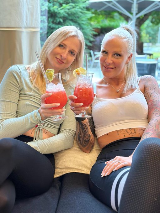 Auf Tour mit meiner Freundin @TARAFUN_LE 😍 https://t.co/Sv6Z2JHVUO<a class="tags" target="_blank" title="On Twitter" href="/?out=eyJ0eXAiOiJKV1QiLCJhbGciOiJIUzUxMiJ9.eyJpYXQiOjE3MjEzMzI0MTksImlzcyI6InR3cG9ybnN0YXJzLmNvbSIsIm5iZiI6MTcyMTMzMjQxOSwiZXhwIjoxNzUyODY4NDE5LCJyZWRpcmVjdF91cmwiOiJodHRwczovL3R3aXR0ZXIuY29tL1RBUkFGVU5fTEUifQ.VlexzeUBv4ymKYTl3fwkNJgYRHQ-DZjkk8kOxamAUhiQ84lsXPmRN8tY_QesuxnXtbHJ8JbihSEKHVen1i-5BA">@TARAFUN_LE</a><a href="/tag/s%C3%BC%C3%9F"class="tags"><span>#s&uuml;&szlig;</span></a><a href="/tag/verspielt"class="tags"><span>#verspielt</span></a><a href="/tag/verlegen"class="tags"><span>#verlegen</span></a>