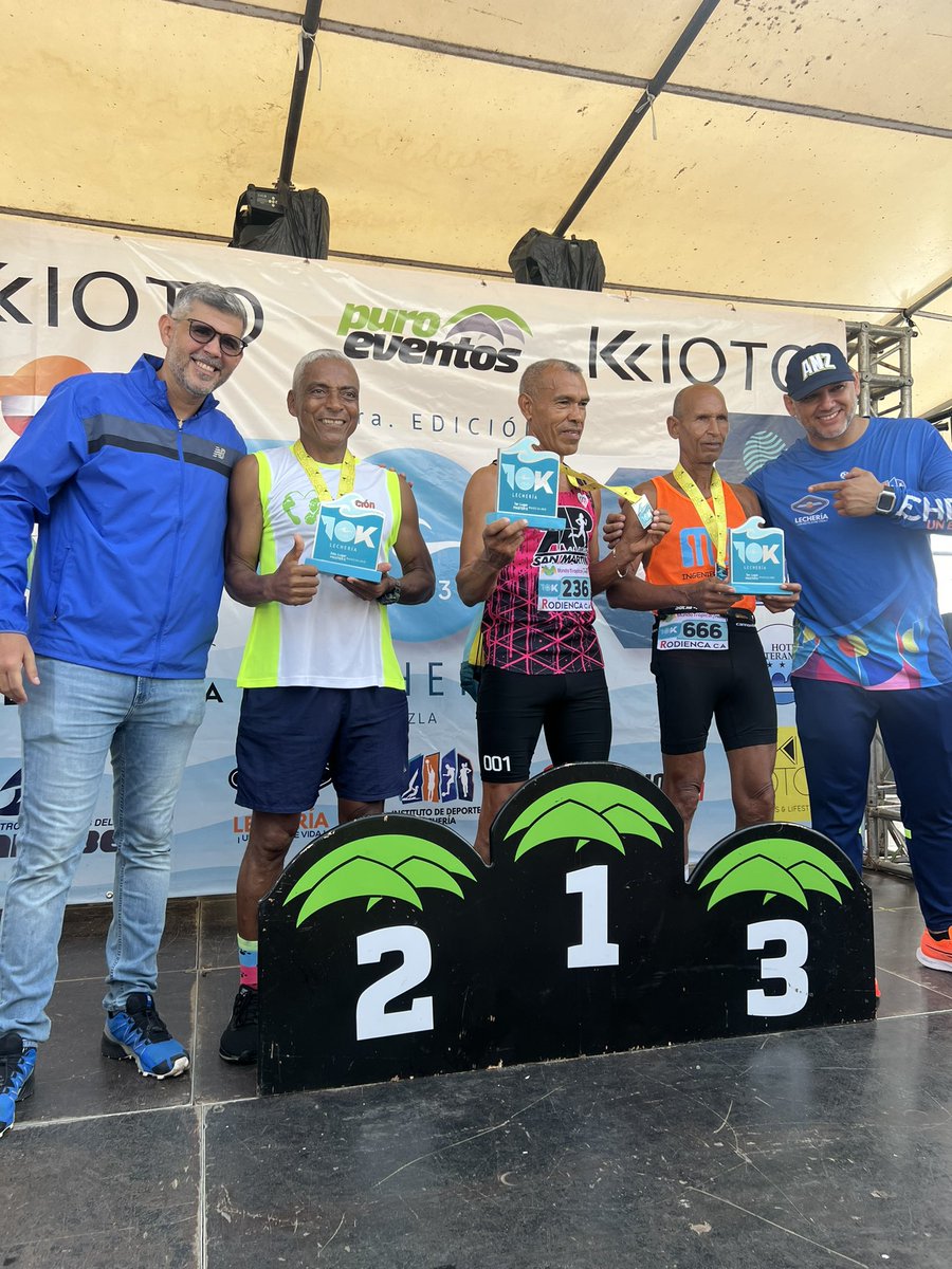 manuelferreiraG's tweet photo. #13Ago ¡Gran mañana la que vivimos hoy en nuestra ciudad!

Se llevó a cabo la Carrera Lechería 10K, donde participaron más de 700 atletas de nuestra Lechería y fuera de ella. Siempre un gusto recibir a vecinos de todos los rincones de nuestro país.

Trabajamos día a día para seguir construyendo una ciudad deportiva por excelencia que nuestros atletas puedan disfrutar al máximo.

¡Seguimos avanzando!