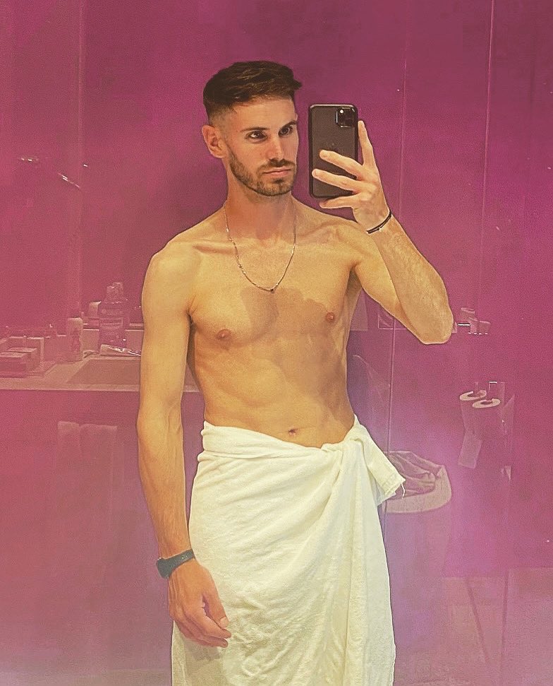 r h y s ☽ tweet media