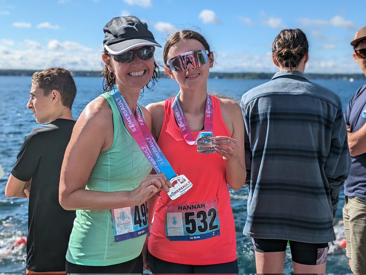 Kathleen_Moss1's tweet photo. Spectacular morning for the Brockville Somersault Thousand Islands Run! Hannah & I both placed #1 for our age category & I received🥉for the women's overall 10K. #runningwithfamily ❤️👟👟 🥰 https://t.co/RIyYOersUV