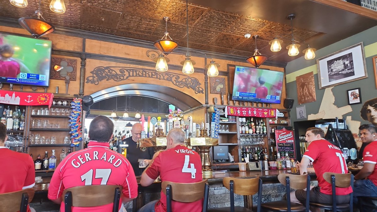 Debonsport's tweet photo. @LFCUSA Murphy's Pub in Providence, RI https://t.co/E8gRmKUYVf