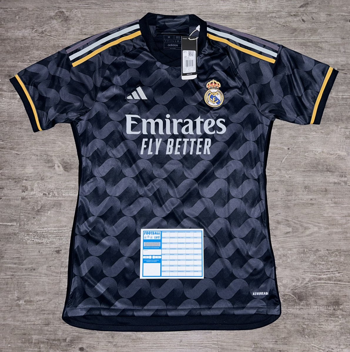 🏆RAFFLE!🏆
-
Next up we have the Real Madrid away shirt for the 23/24 Season, BNWT and in size Medium.

Entries on this one are only £2 a go, or 4 for £7. Drop me a message or comment below to get involved!

Good Luck! 👍