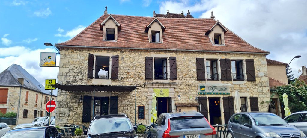 CantineVoyageur's tweet photo. Le charme et l'accueil bienveillant des hôteliers indépendants 🥰 J'aime ces lieux nichés dans les petits villages de France!#LaGarissade @logishotels_fr #LabastideMurat #Quercy https://t.co/f1dZVolxok