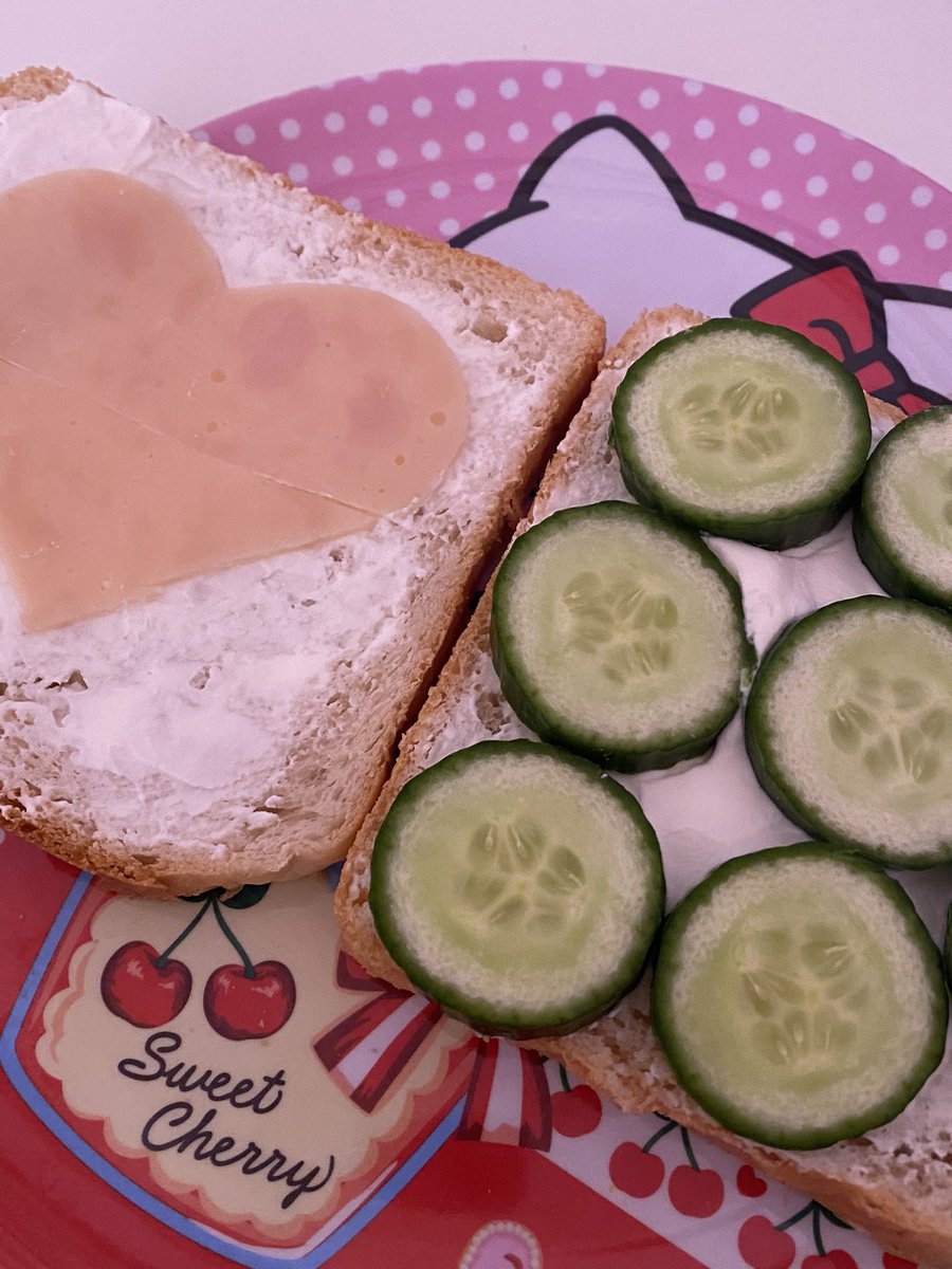 mygrve's tweet photo. toast era might be back 🍞 https://t.co/VxRSBHaY0Z