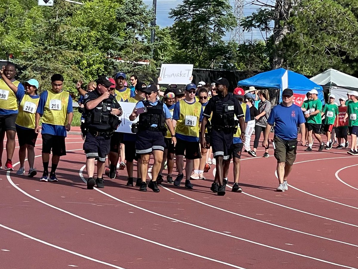 SOToronto1's tweet photo. Our Track Meet in memory of Natalie Pooran is well underway! Thanks to @TorontoPolice  from 52 Division &amp; Parking, TTC members  who are here with a cooling bus, volunteers, athletes and families. Special thanks to Zita Pooran, her family and the Toronto Community Council! https://t.co/jr1XTb8v8s