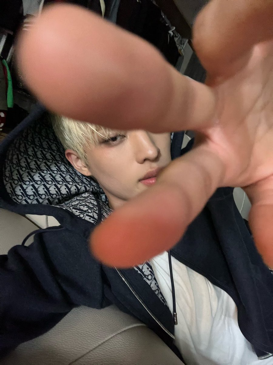 P1H_members tweet picture