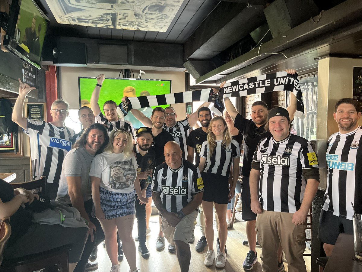 kaylaphl's tweet photo. What an incredible opening day! Wish I was there but so excited to celebrate the win in Philly! #HWTL https://t.co/vHKAThLTGO