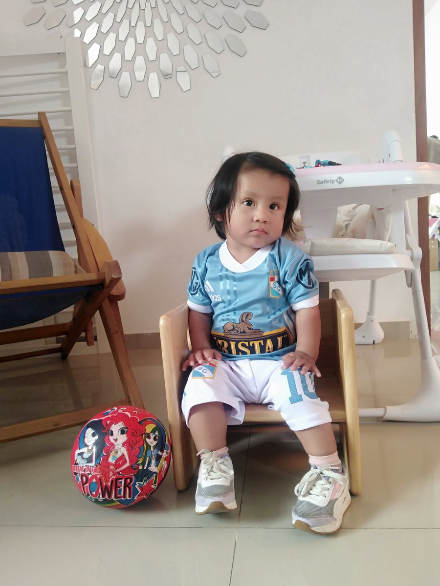 jramirezc2908's tweet photo. @ClubSCristal mi princesita lista para ir a alentar 😍 https://t.co/GvAsU5OkG7