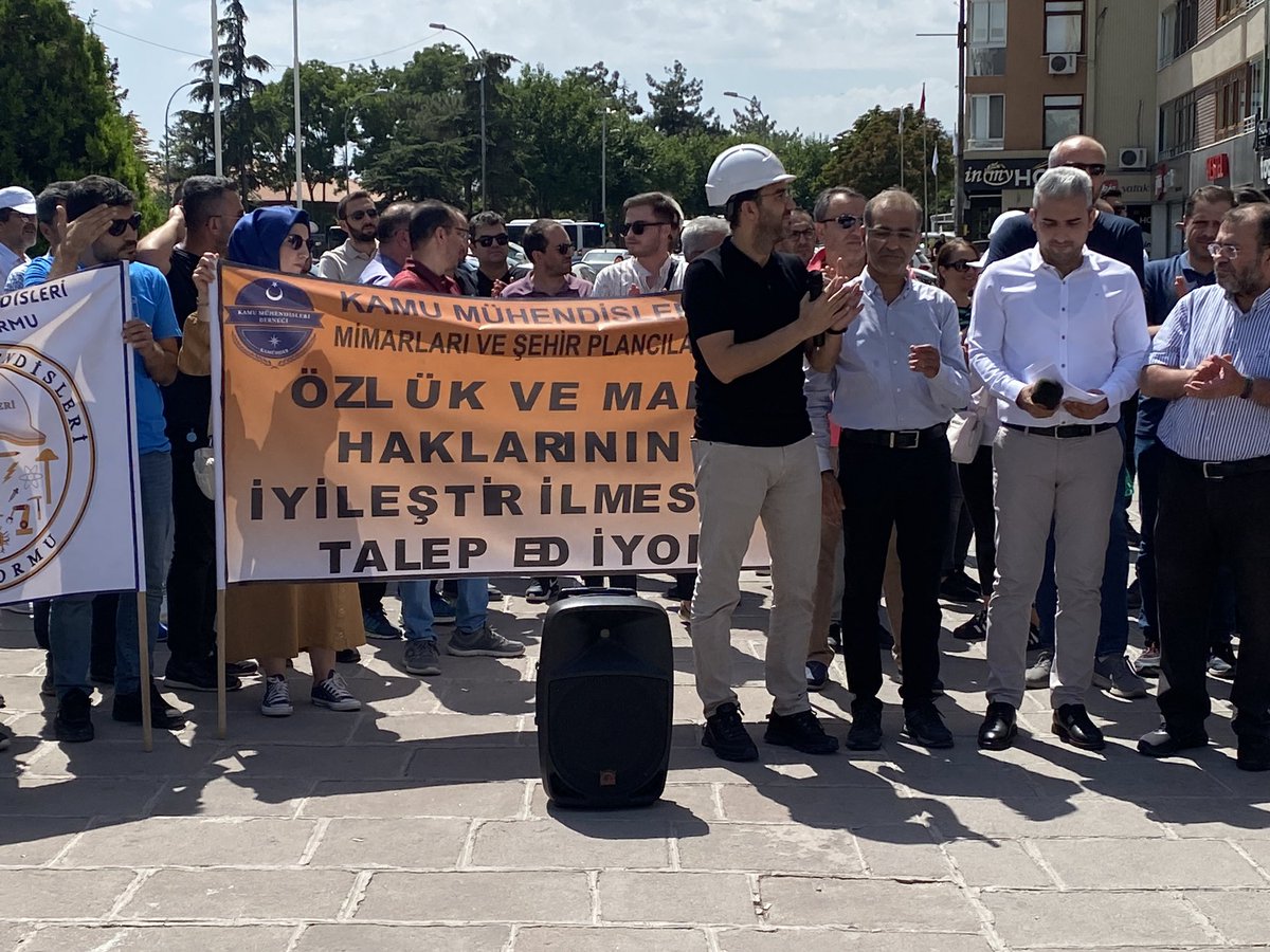 Hatice (@haticek67) on Twitter photo Kamu mühendisleri Konyada açıklama da bulundular
Kamu mühendisi memur değildir
Dengi meslekler ile aynı hak ve maaşa sahip olmalıdır
<a href="/kaMUhendisleri/">Kamu Mühendisleri Platformu</a> Kamu mühendisleri Konyada açıklama da bulundular
Kamu mühendisi memur değildir
Dengi meslekler ile aynı hak ve maaşa sahip olmalıdır
<a href="/kaMUhendisleri/">Kamu Mühendisleri Platformu</a>