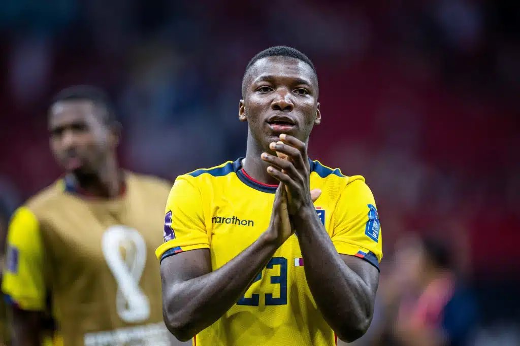 BrightonBubble's tweet photo. 🚨 BREAKING: Brighton and Chelsea are closing in on an agreement for Moisés Caicedo worth £115m with a sell-on clause. 

[@alex_crook] 🥇

#bhafc #cfc https://t.co/819wMwl0mJ